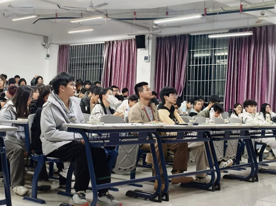 说明: 03c53b0533a85fd3bcfa92a86955a3a9